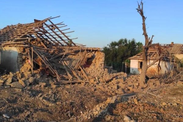 Обстріли Херсонщини не припиняються. Поліція показала наслідки чергової атаки (ФОТО)
