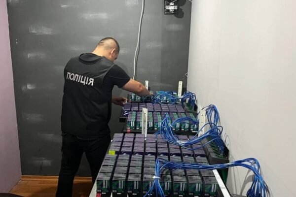 На Вінниччині викрили організаторів ботоферм, які поширювали ворожу пропаганду та займалися інтернет-шахрайствами
