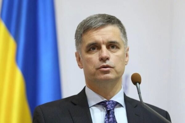 Зеленський звільнив Пристайка з посади посла України у Британії
