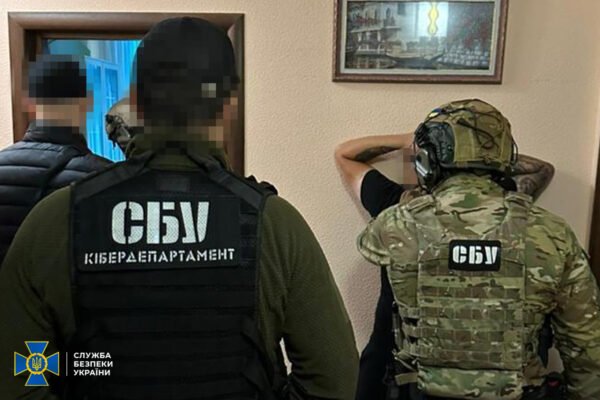 У Києві викрили потужне хакерське угруповання, яке “зламувало” банківські рахунки українців (ФОТО)