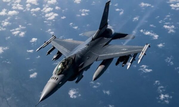 Кулеба розповів, коли перші F-16 з’являться у небі над Україною