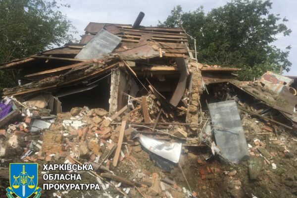 Окупанти обстріляли Шевченкове на Харківщині. В Офісі генпрокурора показали наслідки (ФОТО)