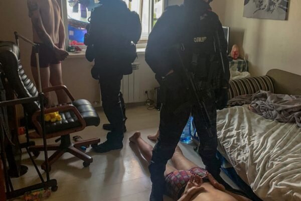 Займалися розбоями та грабежами: В Києві викрили групу псевдоправоохоронців (ФОТО, ВІДЕО)