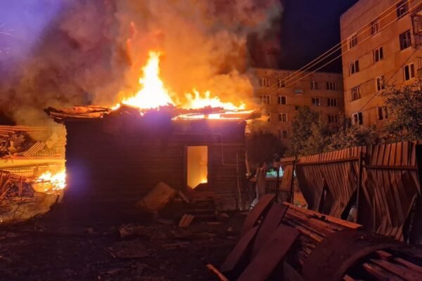 Дрони-камікадзе влучили в будинки у Семенівці на Чернігівщині (ФОТО)