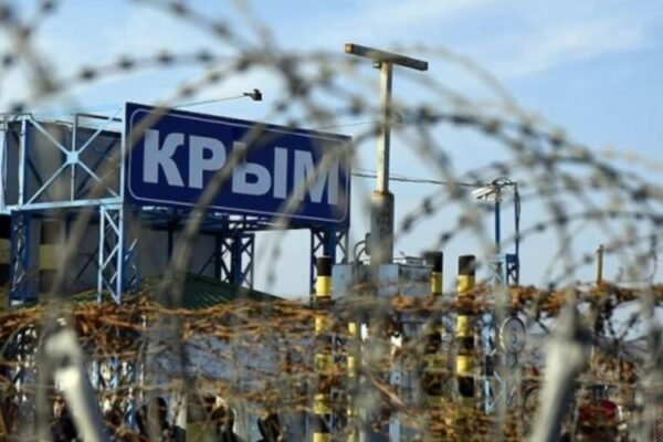 Вибухи у Севастополі: Крим атакували безпілотниками з моря і з повітря (ВІДЕО)