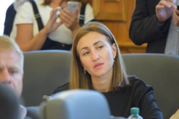 Нардепка від ОПЗЖ відмовилася від депутатського мандату