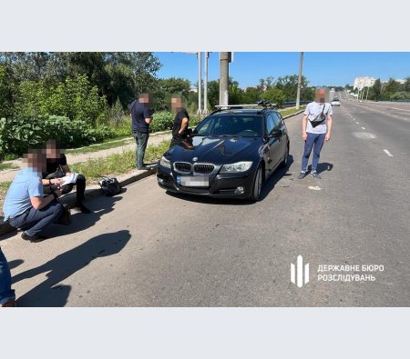 В Сумах затримали поліцейського за вимагання 30 тисяч у військового