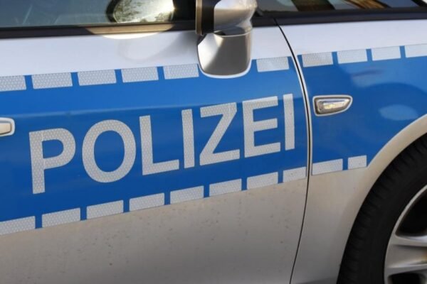 У Німеччині депутат міськради малював свастики на українських автівках