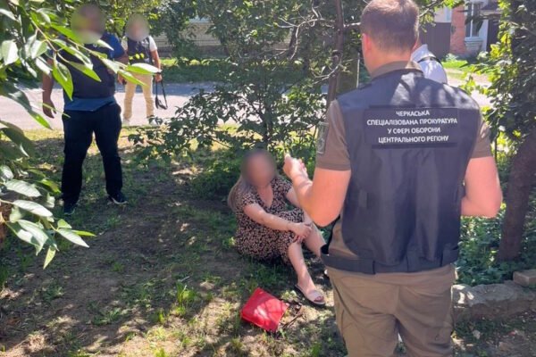 На Черкащині затримали працівницю військкомату, що допомагала ухилянтам