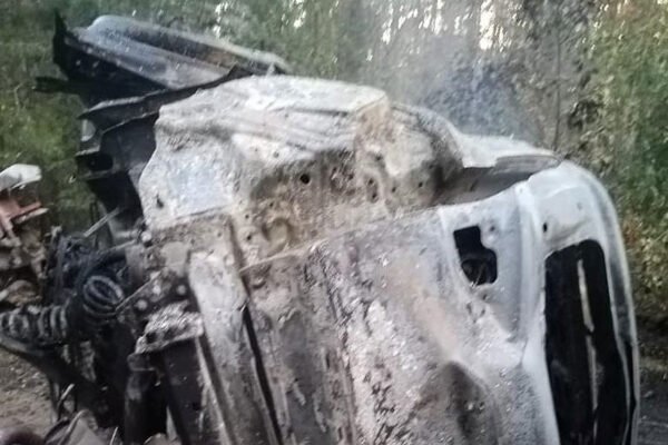 На Чернігівщині на міні підірвався автомобіль: водій і пасажирка загинули, двоє дітей – у лікарні (ФОТО)