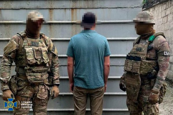 На Харківщині працівник “Укрзалізниці” зливав ворогу дані про ешелони з технікою для ЗСУ