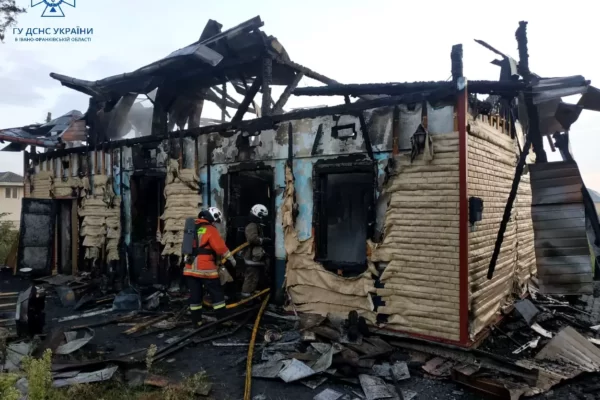 На Франківщині згоріла замаскована церква УПЦ МП (ФОТО)