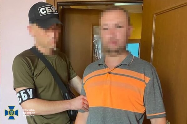 Присягнув росіянам та катував українців: СБУ затримала чергового зрадника в Херсоні