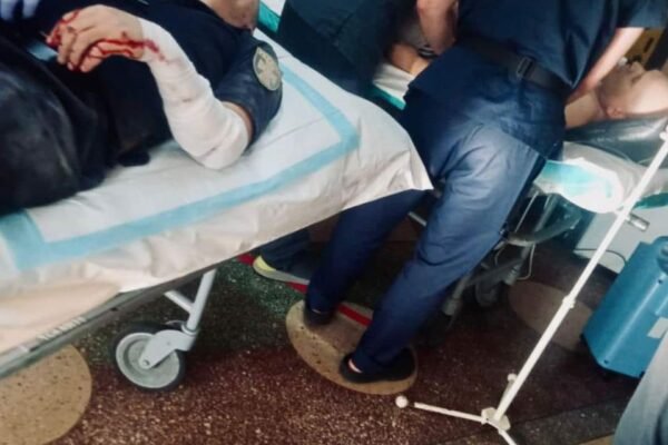 Обстріл собору в центрі Херсона: Окупанти прицільно вдарили по рятувальниках, що ліквідовували наслідки (ФОТО)