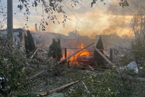 Окупанти скинули 4 авіабомби на село на Харківщині. Є жертви