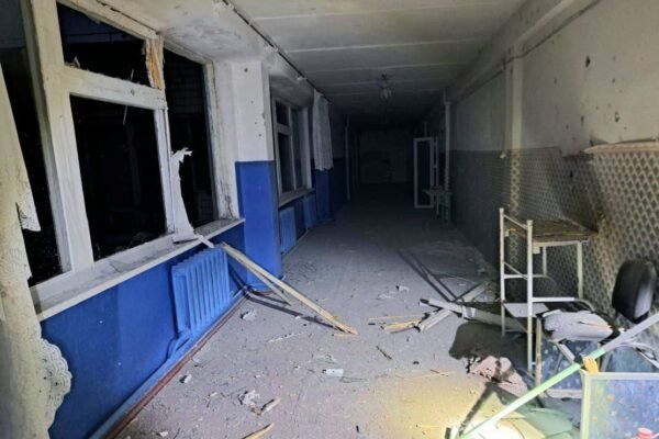 Вночі ворог чотири рази бив по Нікопольщині. Зруйновані навчальні заклади, будинки, газогін