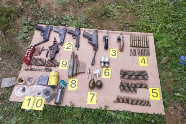 Прикордонники перекрили канал постачання зброї та боєприпасів із зони бойових дій (ФОТО)