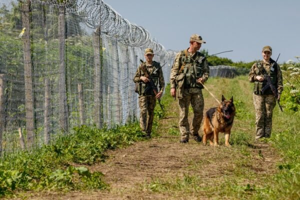 10 українців намагалися нелегально перетнути кордон зі Словаччиною
