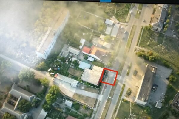 У Запорізькій області дроном атакували “виборчу дільницю” зі зрадниками, – ЗМІ (ВІДЕО)