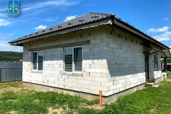 На Закарпатті військком одного з районів використовував солдатів для будівництва власного будинку (ФОТО, ВІДЕО)