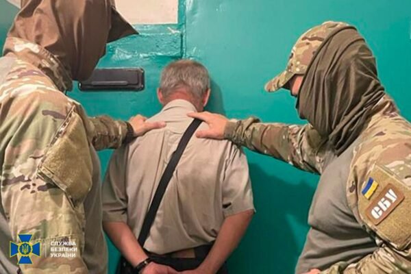 Шпигував за блокпостами у Краматорську: СБУ затримала адвоката-зрадника