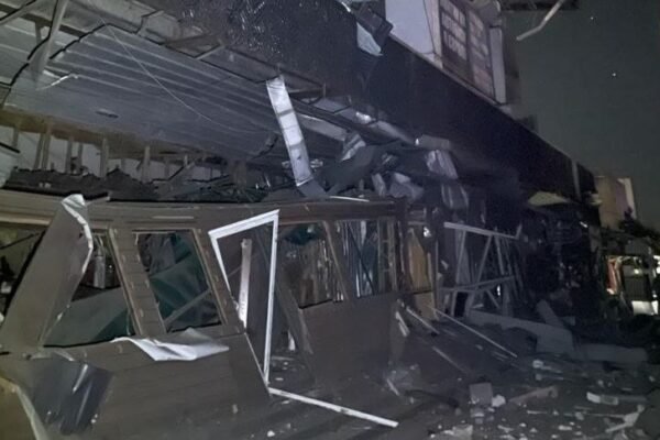 Росіяни вночі вдарили ракетами по Дніпру: 7 постраждалих, є руйнування (ФОТО)