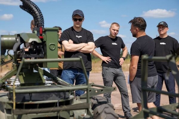 У Мінцифри показали бойових роботів-камікадзе для ЗСУ (ФОТО)