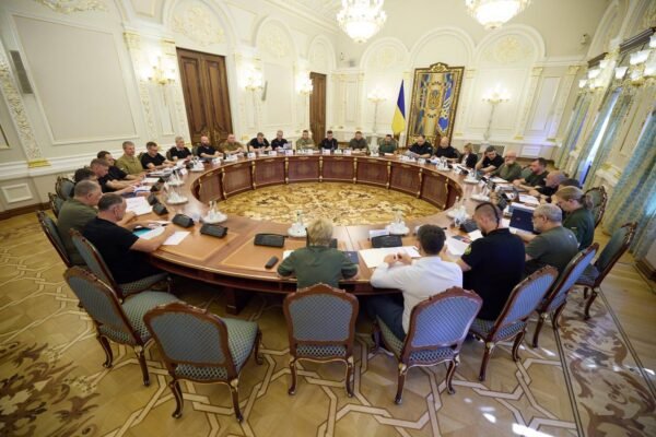 В Україні перевірять усі сумнівні рішення ВЛК: Зеленський провів чергове засідання Ставки