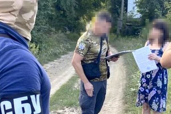 У Харкові коригувальниця знімала стратегічні об’єкти під виглядом “селфі”