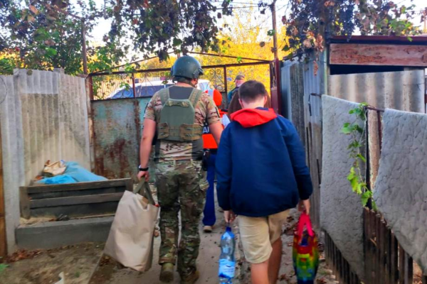 З Херсона та Комишан вивезли три родини з дітьми (ФОТО)