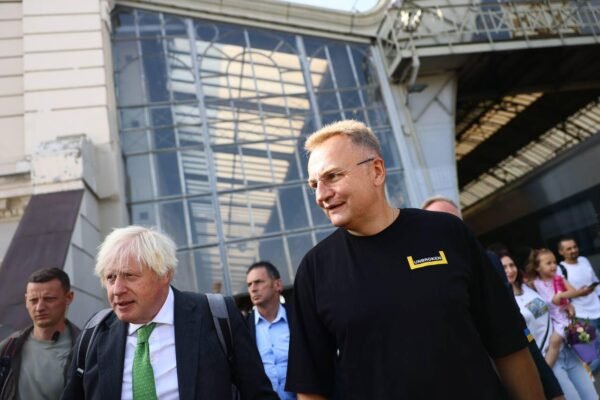Борис Джонсон прибув до Львова (ФОТО)