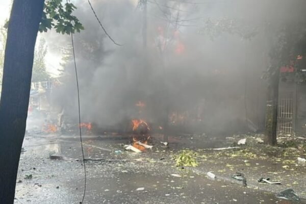 Відомо про 16 загиблих через удар по ринку у Констянтинівці: Зеленський показав момент прильоту (ВІДЕО)