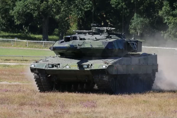 Швеція доставила в Україну 10 танків Strv 122 та підготувала екіпажі