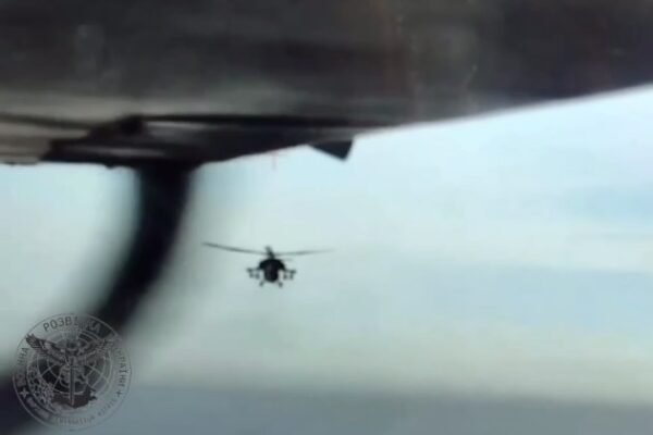 В ГУР показали відео невдалого полювання російської авіації на український безпілотник в Криму