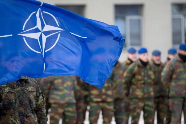 НАТО не відправлятиме свої війська на територію України, – Столтенберг 
