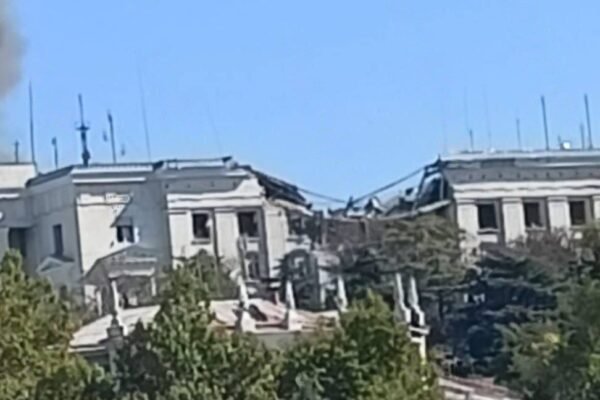 З’явилося відео палаючого штабу Чорноморського флоту РФ у Севастополі (ВІДЕО)