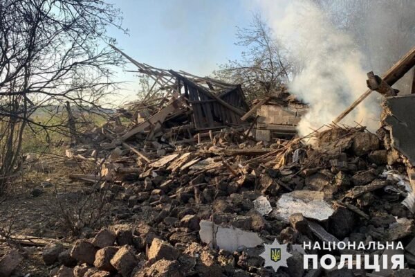 На Донеччині за добу під атакою окупантів перебувало 12 населених пунктів. Є поранені та руйнування (ФОТО)