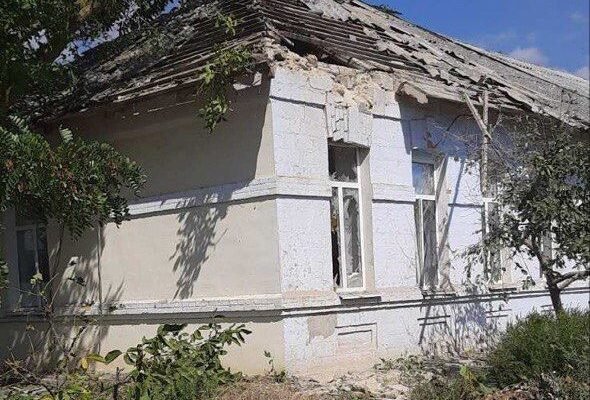 Окупанти обстріляли амбулаторію в селі на Херсонщині. Поранено фельдшера