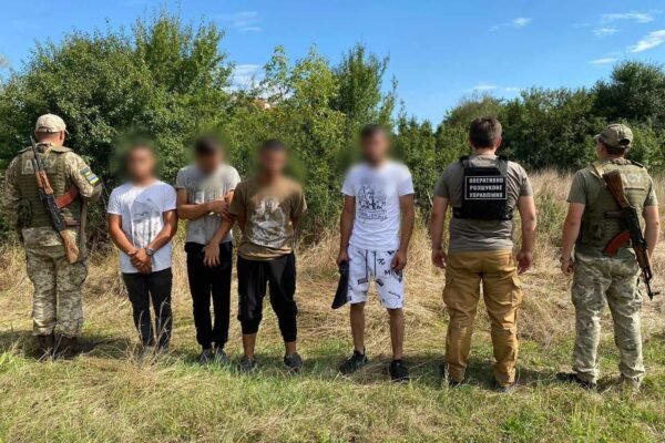 Аж 70 порушників кордону затримали упродовж вихідних на Закарпатті