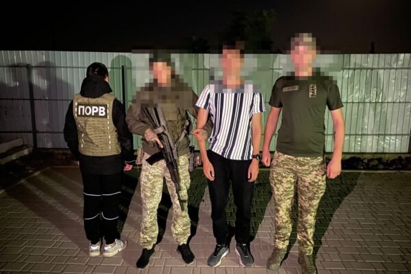 На Одещині п’ятеро чоловіків намагалися пробратися через кордон (ФОТО)