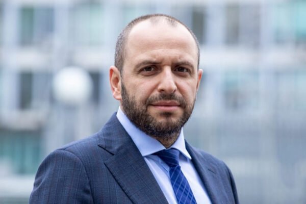 Умєров скасував запланований візит до Франції