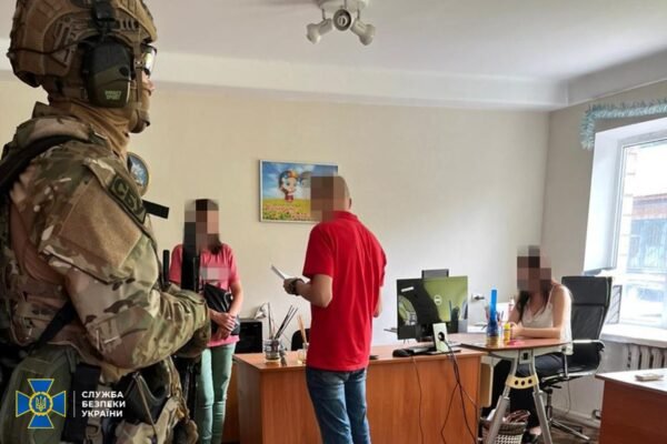 11 тисяч доларів за діагноз: у Києві лікарі та співробітники військкомату заробляли на ухилянтах (ФОТО)