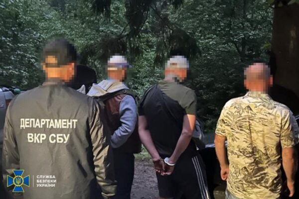 Ліквідовані нові схеми втечі ухилянтів за кордон: серед затриманих – посадовець військкомату (ФОТО)