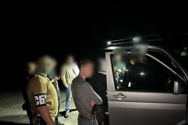На Київщині керівник благодійної організації продавав автівки, ввезені з-за кордону як допомогу для ЗСУ