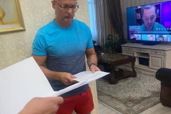 У Києві директор пологового виплатив фіктивним працівникам 4,5 млн гривень