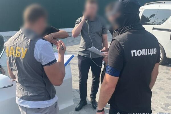 Депутата Волинської облради затримали на хабарі в сумі 35 тис. доларів