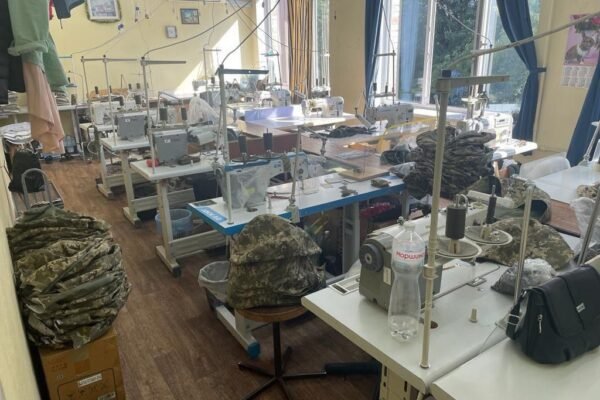 У Києві судитимуть директора швейної фабрики за неякісний одяг для ЗСУ на 35 млн (ФОТО)