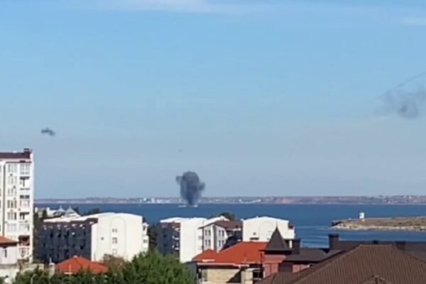 У Севастополі пролунали вибухи: Окупаційна влада заявила про атаку ракетами Storm Shadow (ВІДЕО)