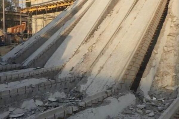 Обвал Дехтярівського мосту у Києві: Кличко заступився за підрядника і виробника балок