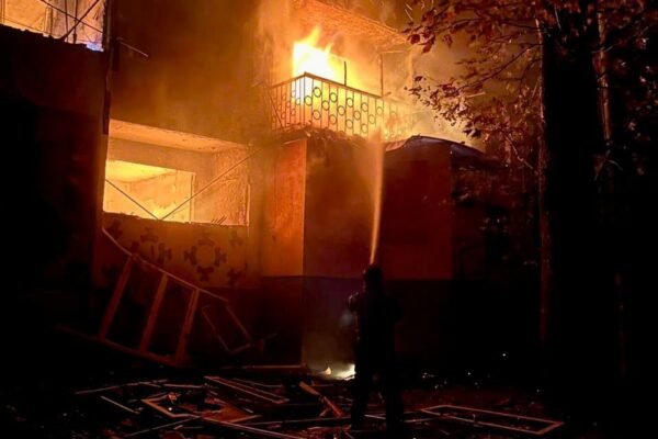 Наслідки ударів по Херсону показали у мережі (ФОТО, ВІДЕО)